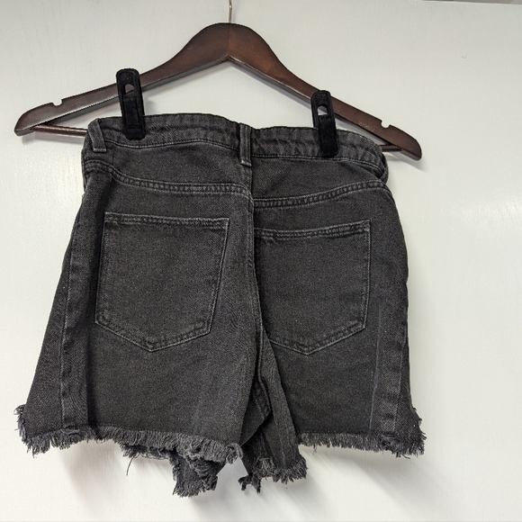 H&M Black Denim Shorts - Picture 2 of 10